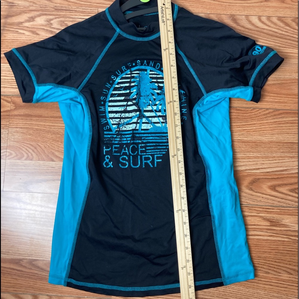 Rashguard - Picture 6 of 7